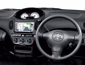 Panel frontal Toyota FunCargo '08.2002–10.2005