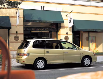 Toyota Gaia "L Package" [Japan] (ACM10G) '04.2001–08.2004