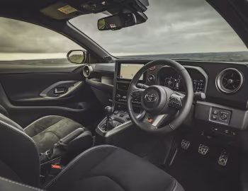 Interior Toyota GR Yaris MT [UK-spec] '2024–pr.