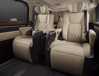 Interior Toyota GranAce Premium '2019–24