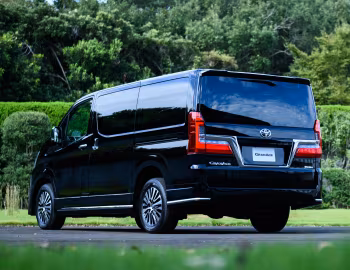 Toyota GranAce Premium '2019–24