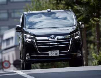 Toyota GranAce Premium '2019–24