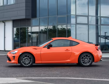 Toyota GT86 "Orange Edition" [UK-spec] '2017–21