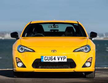 Toyota GT 86 "Giallo" [UK-spec] '2014–15