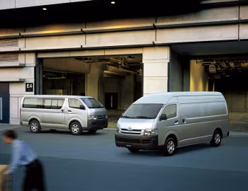 Toyota Hiace '2004–10