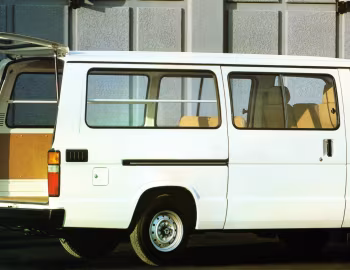 Toyota Hiace Combi '12.1982–08.1989
