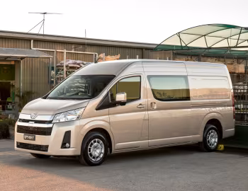 Toyota Hiace SLWB Van with Option Pack [Australia] '2019–pr.
