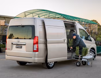 Toyota Hiace SLWB Van with Option Pack [Australia] '2019–pr.