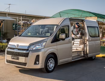 Toyota Hiace SLWB Van with Option Pack [Australia] '2019–pr.