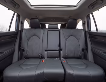 Interior Toyota Highlander Hybrid AWD-i [EU-spec] '2020–pr.