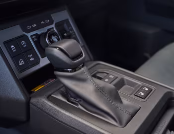 Interior Toyota Hilux Rogue Double Cab [Australia] '12.2025–pr.