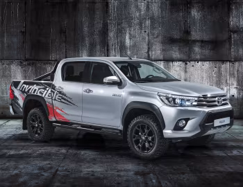 Toyota Hilux "Invincible 50" '09.2017