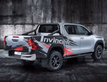 Toyota Hilux "Invincible 50" '09.2017
