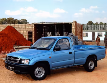 Toyota Hilux 2000 SR Single Cab [South Africa] '2001–05