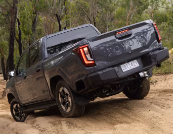 Toyota Hilux BEV SR5 Double Cab [Australia] '2026