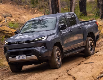 Toyota Hilux BEV SR5 Double Cab [Australia] '2026
