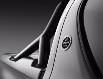 Toyota Hilux "Black Edition" Double Cab [France] '2018