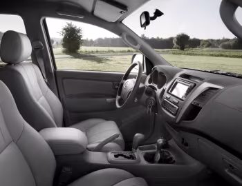 Interior Toyota Hilux Double Cab '2008–11