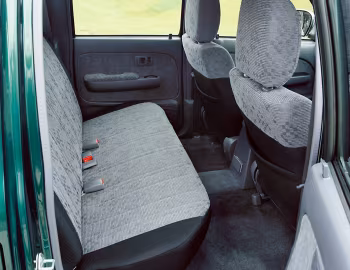 Interior Toyota Hilux Double Cab [UK-spec] '2001–05