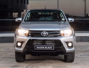 Toyota Hilux 4×4 Raider "Black" Double Cab [South Africa] '2017