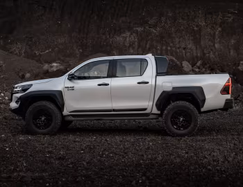 Toyota Hilux GR Sport Double Cab [Middle East] '2023–pr.