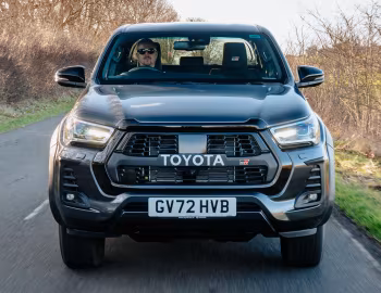 Toyota Hilux GR Sport Double Cab [UK-spec] '2023–pr.