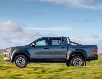 Toyota Hilux GR Sport Double Cab [UK-spec] '2023–pr.