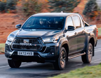 Toyota Hilux GR Sport Double Cab [UK-spec] '2023–pr.