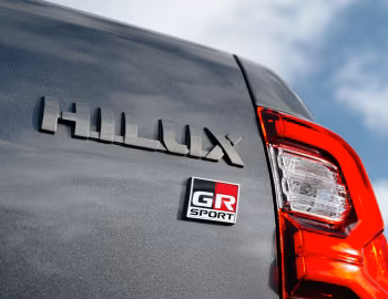 Toyota Hilux GR Sport Double Cab [UK-spec] '2023–pr.
