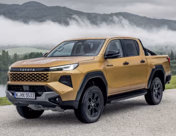 Toyota Hilux Hybrid 48V Invincible Double Cab [EU-spec] '2026