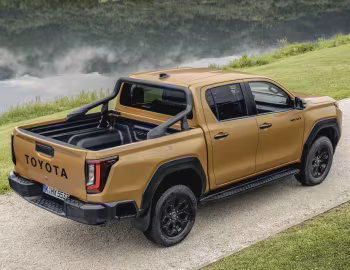 Toyota Hilux Hybrid 48V Invincible Double Cab [EU-spec] '2026