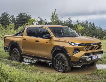 Toyota Hilux Hybrid 48V Invincible Double Cab [EU-spec] '2026
