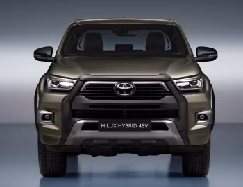 Toyota Hilux Hybrid Invincible Double Cab [EU-spec] '2024–pr.