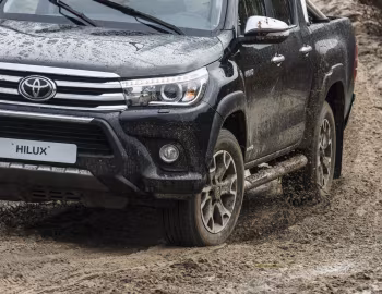 Toyota Hilux "Invincible 50 Chrome Edition" Double Cab '2018