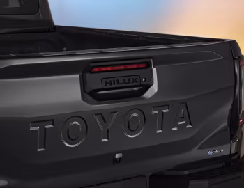 Toyota Hilux Invincible BEV Double Cab [EU-spec] '2026