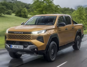 Toyota Hilux Hybrid 48V Invincible Double Cab [EU-spec] '2026