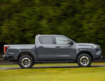 Toyota Hilux Invincible BEV Double Cab [EU-spec] '2026