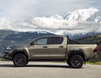 Toyota Hilux Invincible Double Cab [Worldwide] '2020–pr.