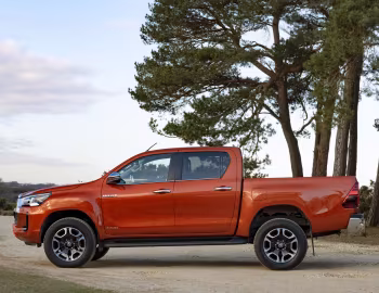 Toyota Hilux Invincible Double Cab [UK-spec] '2020–pr.