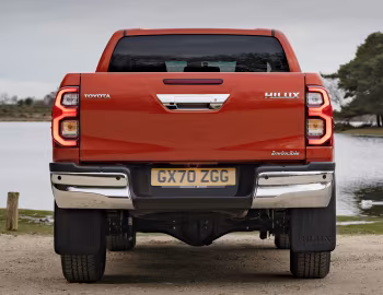 Toyota Hilux Invincible Double Cab [UK-spec] '2020–pr.