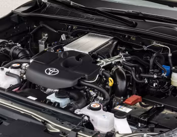 Bajo el capó Toyota Hilux Invincible Double Cab [Worldwide] '2020–pr.