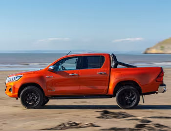 Toyota Hilux Invincible X Double Cab [UK-spec] '2018–20