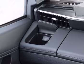 Interior Toyota Hilux Raider X Xtra Cab [South Africa] '2026