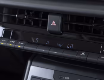 Interior Toyota Hilux Raider X Xtra Cab [South Africa] '2026