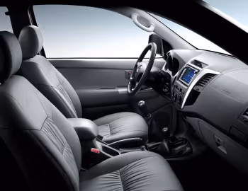 Interior Toyota Hilux Regular Cab '2005–08