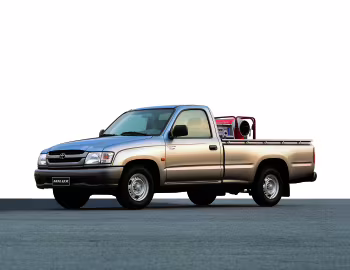 Toyota Hilux Regular Cab '2001–05