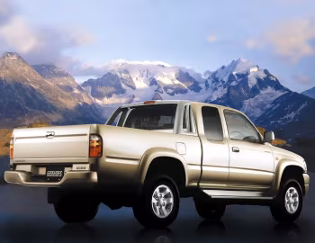 Toyota Hilux Sports Pick Up Extra Cab 4WD [Japan] '2001–04