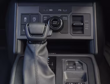 Interior Toyota Hilux SR5 Double Cab [Australia] '12.2025–pr.