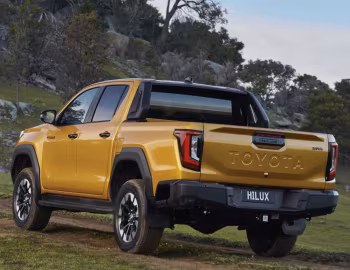 Toyota Hilux SR5 Double Cab [Australia] '12.2025–pr.