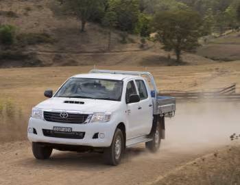 Toyota Hilux SR Double Cab Chassis 4×4 [Australia] '2011–15